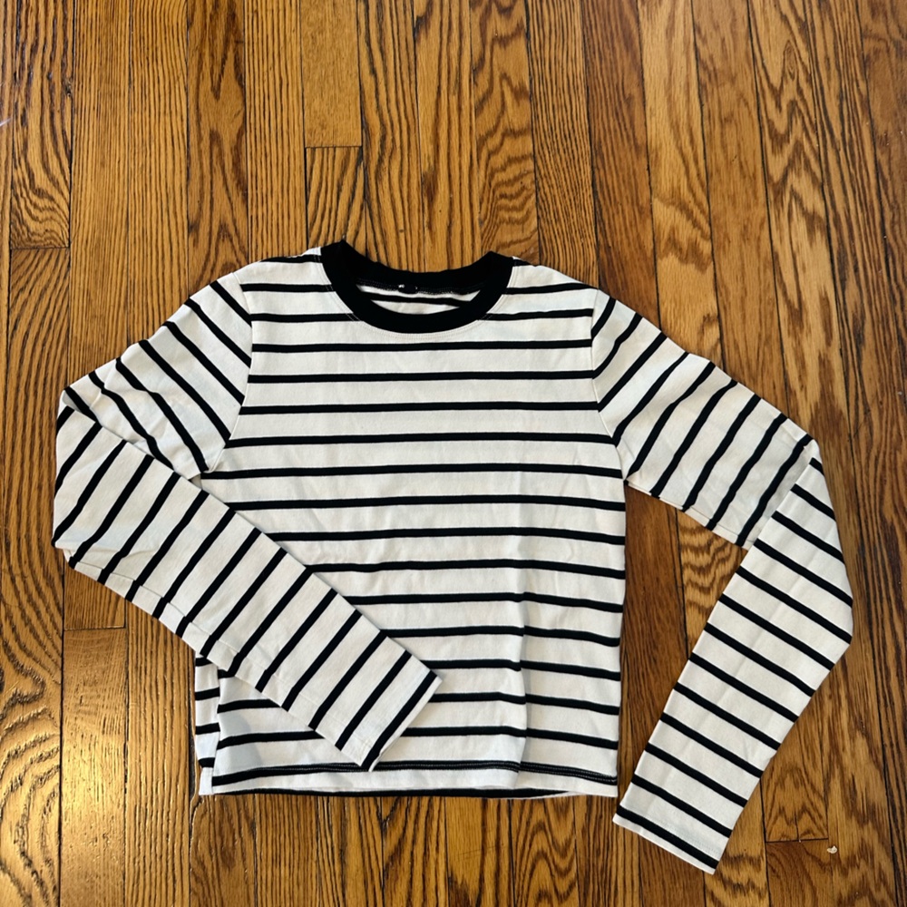 Monrow Black and White Striped Long-Sleeve Crewneck Top